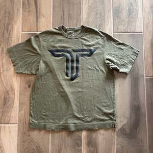 Takedown Sportswear Men's Performance Graphic T-Shirt Oversized Size XS